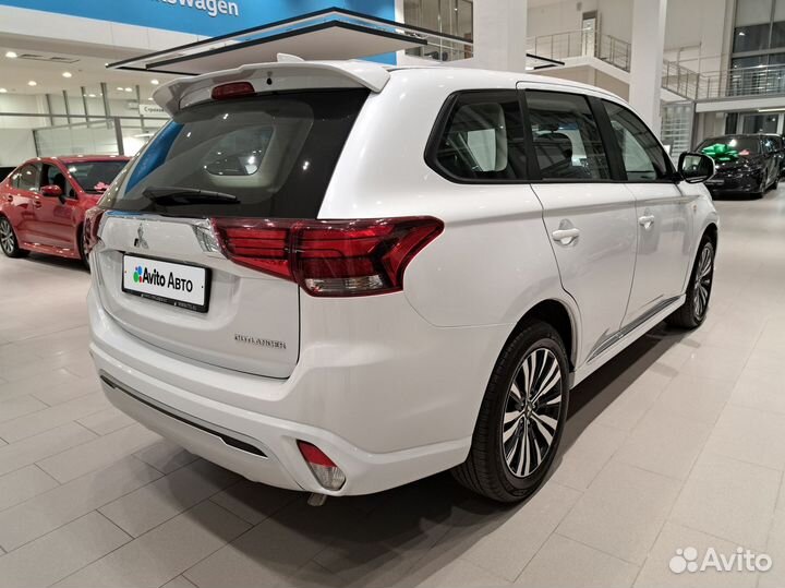 Mitsubishi Outlander 2.0 CVT, 2022, 7 206 км