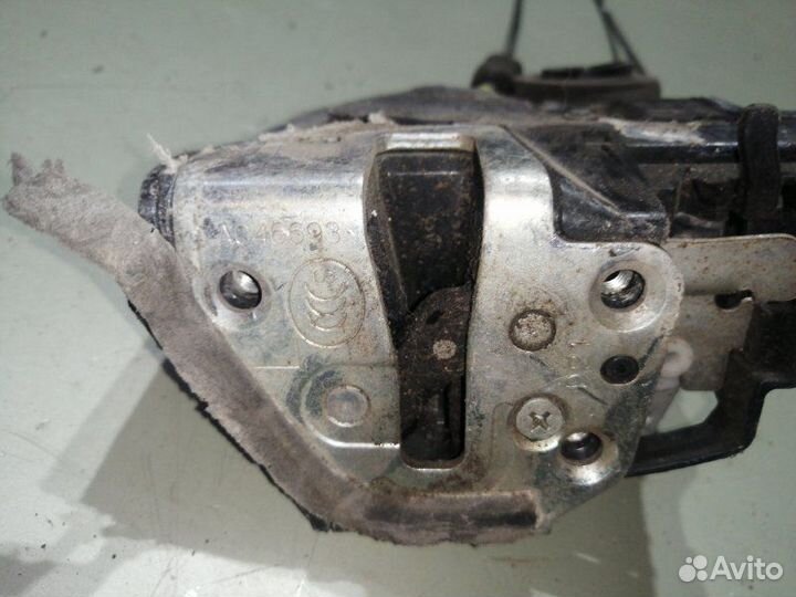 Замок двери Toyota Corolla E150