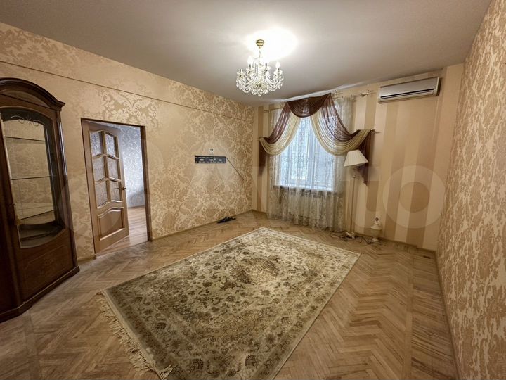 3-к. квартира, 74 м², 4/5 эт.