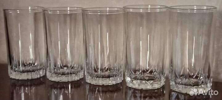 Стеклянные стаканы, толстое стекло