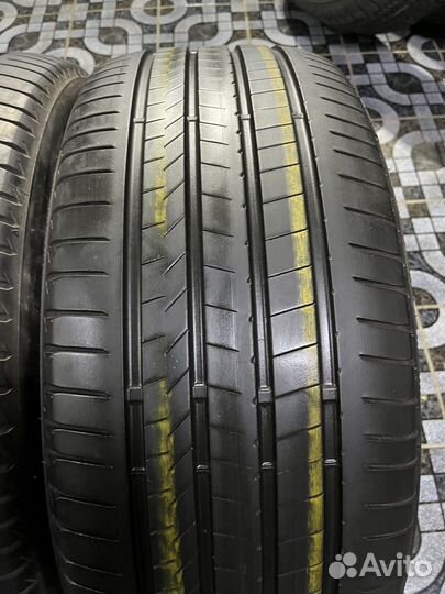 Bridgestone Alenza 001 285/45 R22