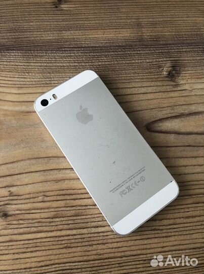 Телефон iPhone 5s