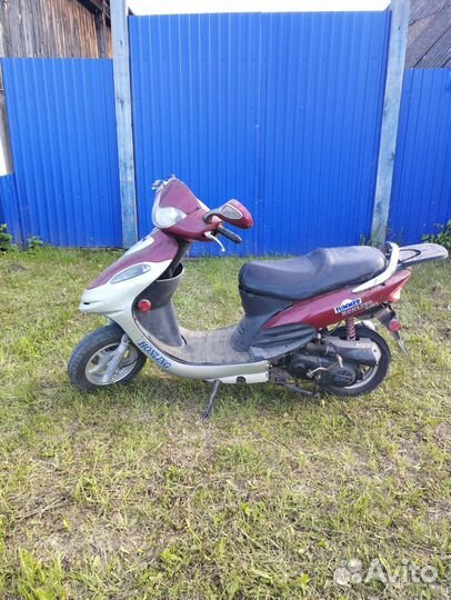 Продам скутер китай