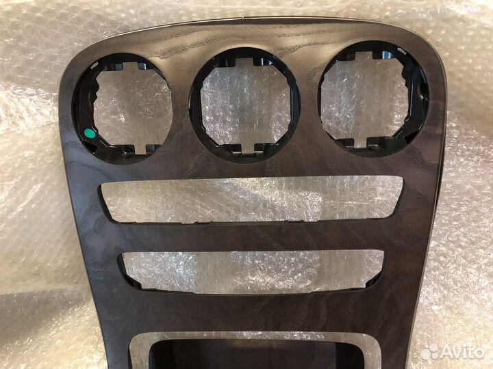 Накладка центральной консоли Mercedes GLC, X253