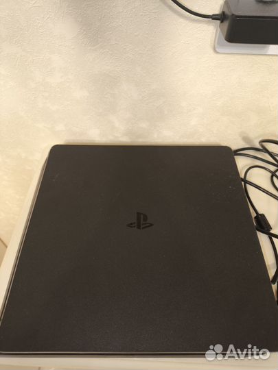 Sony Playstation 4 Slim (PS4Slim)