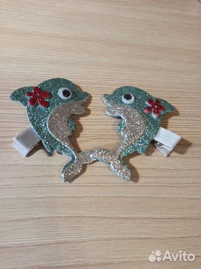 Заколка для волос дельфин
