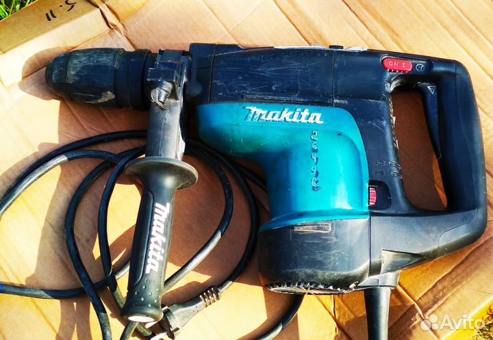 Продам перфоратор Makita HR 4001c