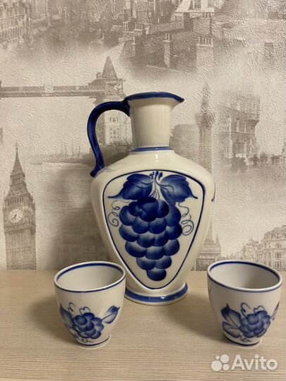 Набор- кувшин и 2 рюмки