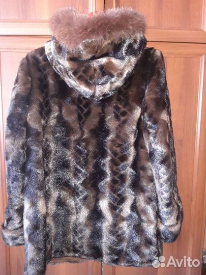 Искусственная шуба, в отличном состоянии, 52р