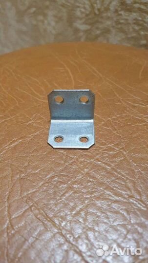 Уголок крепежный мебельный