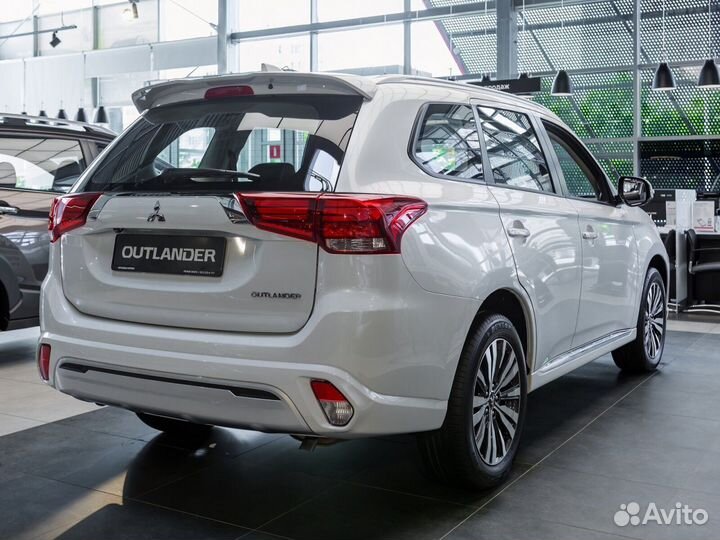 Mitsubishi Outlander 2.0 CVT, 2022