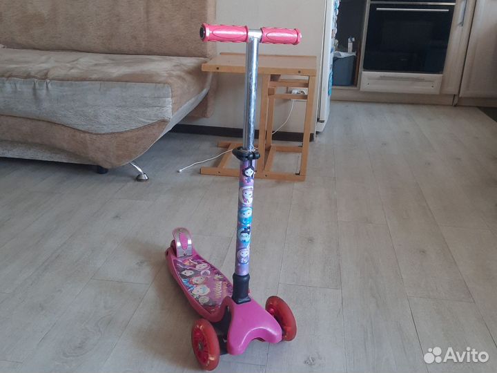 Самокат детский трехколесный со свет колесами