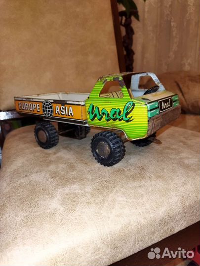 Железная игрушка грузовик Урал СССР