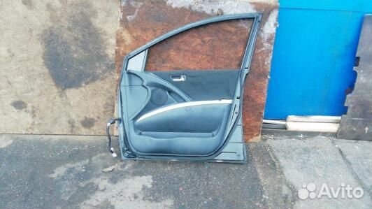 Дверь передняя правая toyota corolla verso 2 (82L1