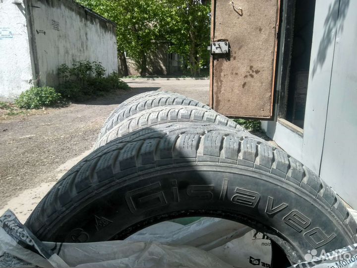Gislaved Nord Frost 5 215/65 R16