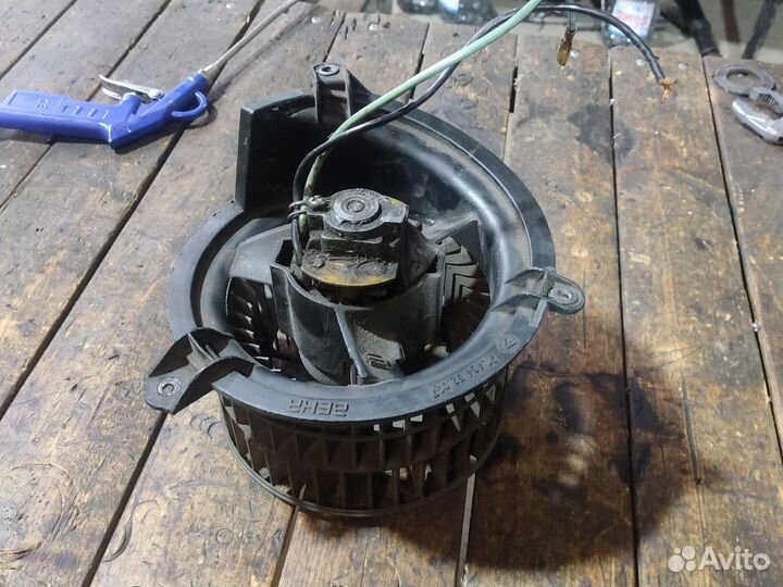 Моторчик печки mercedes w201