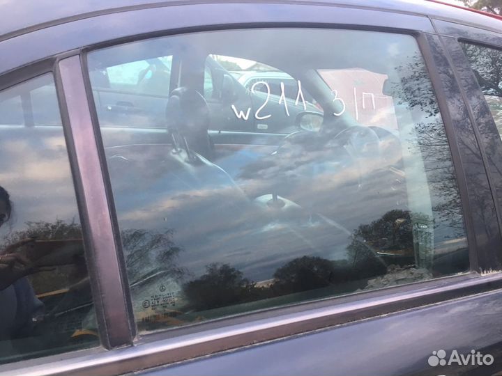 Стекло заднее Mercedes w211