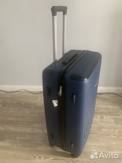 Чемодан на колесах большой