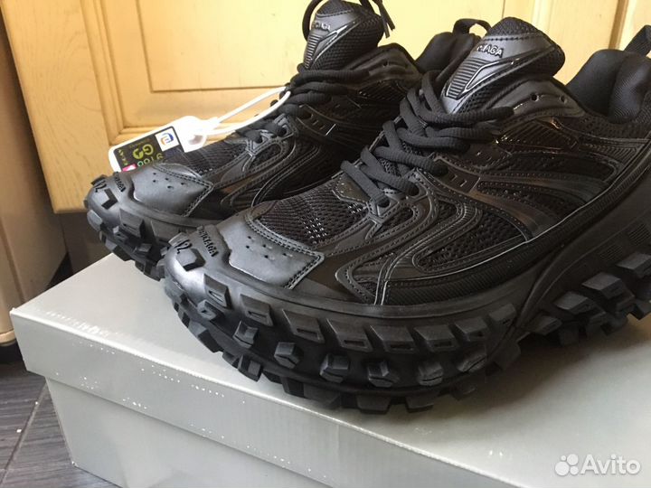 Balenciaga defender