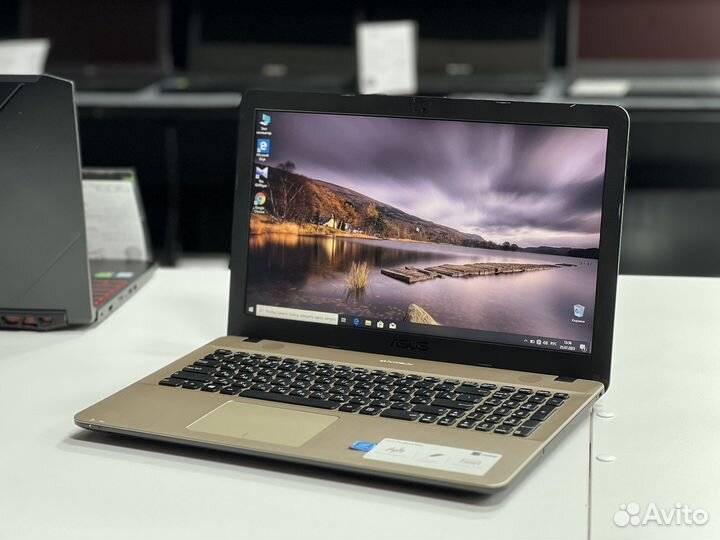 Шустрый Asus 4 ядра + SSD256g