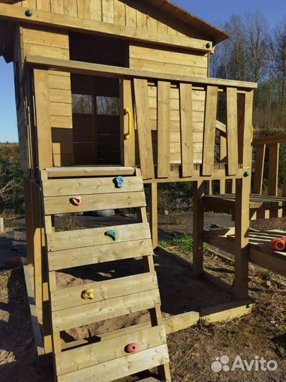 Детская площадка с домиком