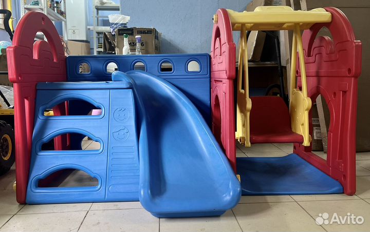 Детская горка и качели