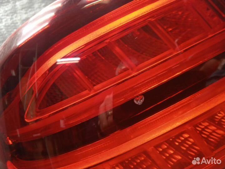 Фонарь задний наружный левый Mercedes-Benz