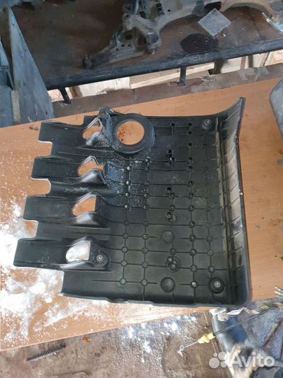 Крышка на двигателе альфа Ромео 145