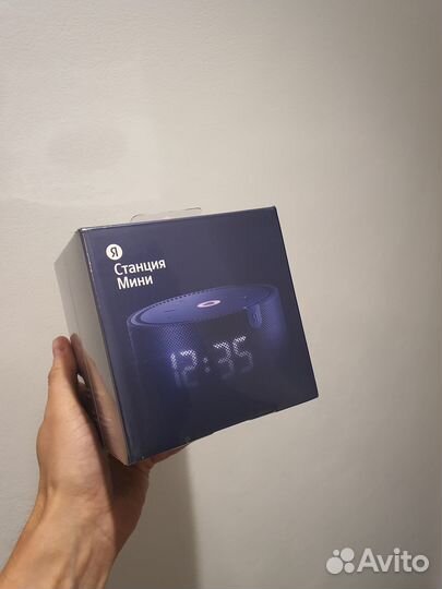 Умная колонка Яндекс Станция Мини с часами Алиса