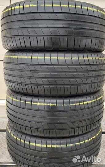 Goodyear EfficientGrip Performance 215/60 R17