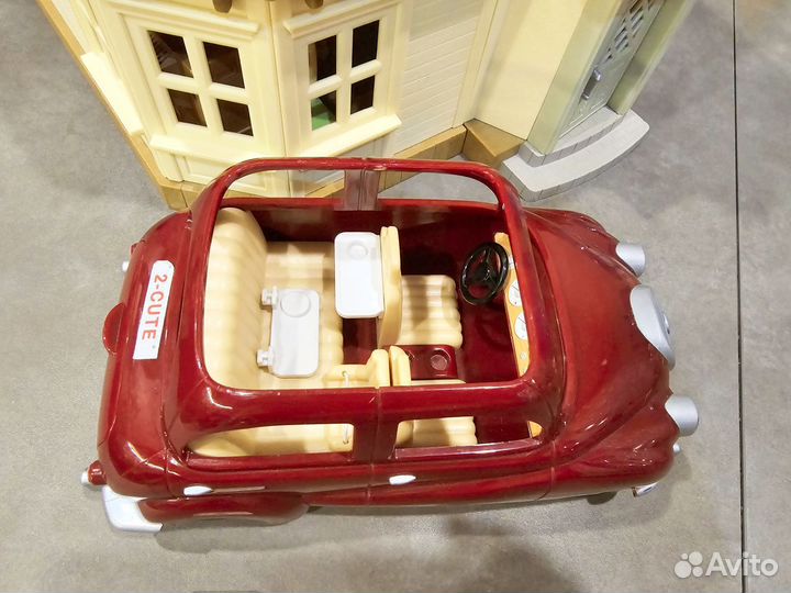Sylvanian families красный семейный автомобиль