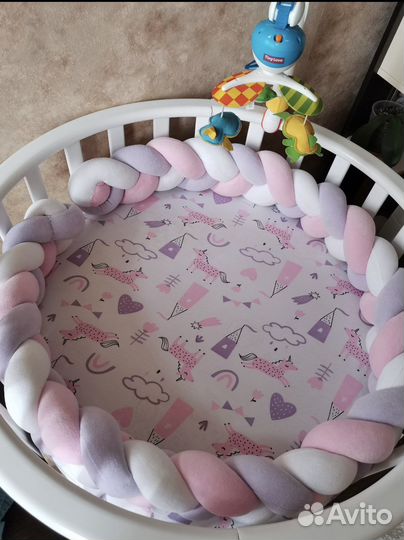 Детская кроватка с маятником круглая