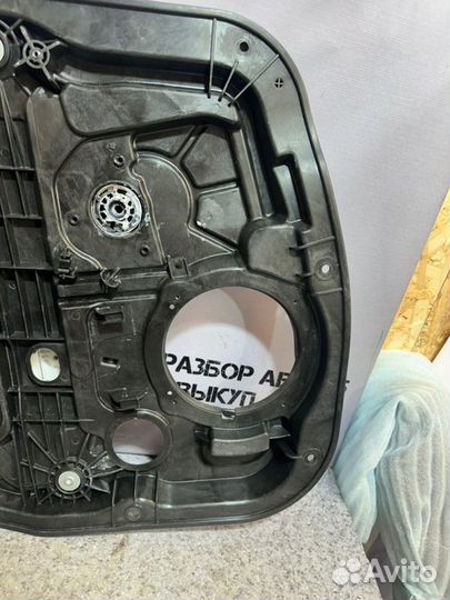 Стеклоподъёмник задний левый Kia Quoris 1 3.8 G6DD