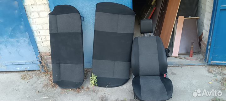 Сидения для машины