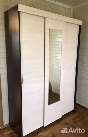 Шкаф-купе трехстворчатый
