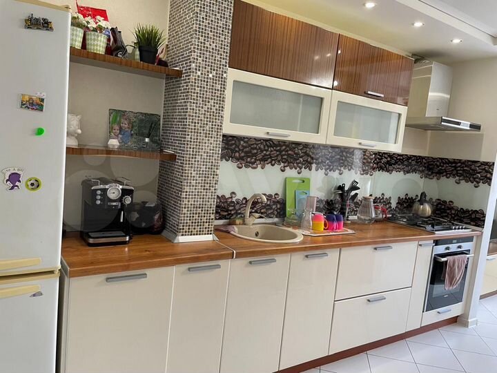 3-к. квартира, 92 м², 2/9 эт.