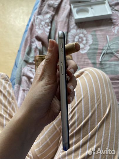 Телефон iPhone 6s