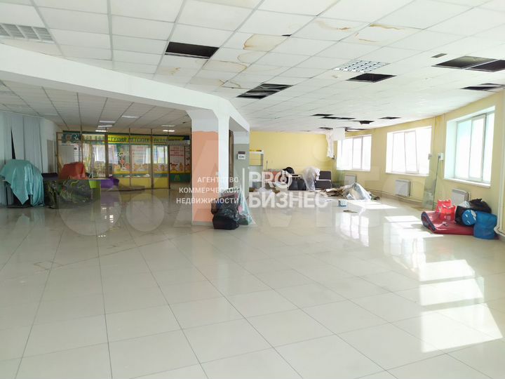 Торговая площадь, 700 м² без комиссии