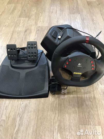 Руль logitech momo