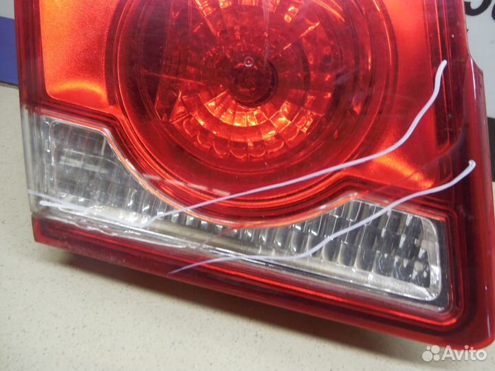 Фонарь задний внутренний правый Cruze 2009-2016
