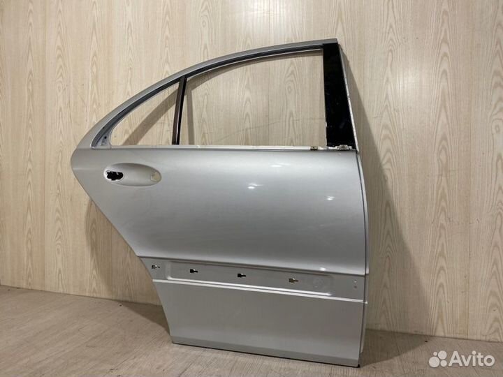 Дверь боковая задняя правая Mercedes Benz C230