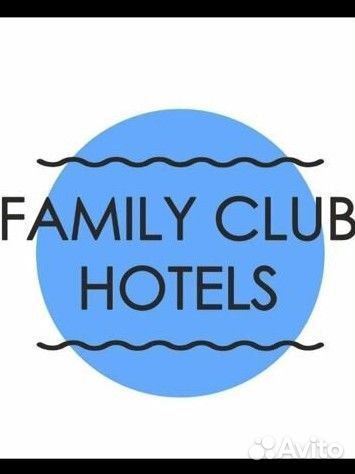 Официанты в отель на море