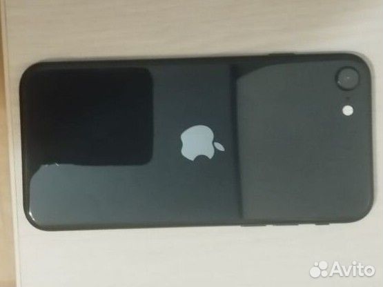 iPhone SE, 64 ГБ