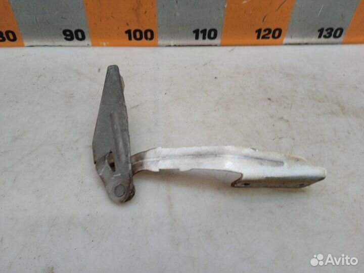 Петля капота левая Ford Focus 1 1.6 2001