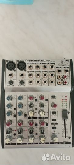 Микшерный пульт behringer