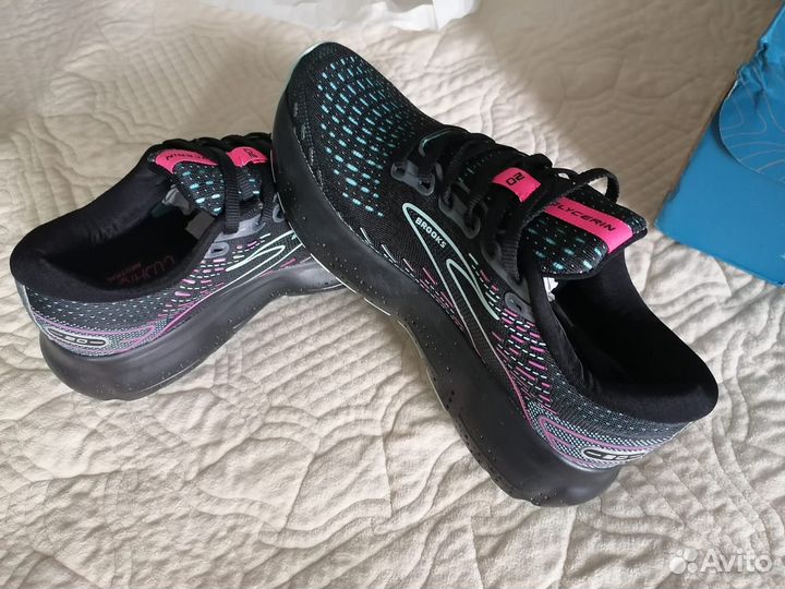 Кроссовки brooks