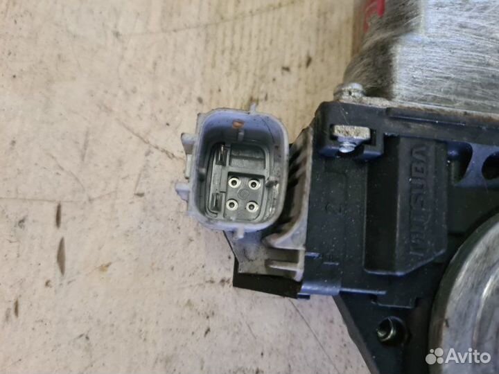 Мотор стеклоподъемника передний правый Nissan Juke