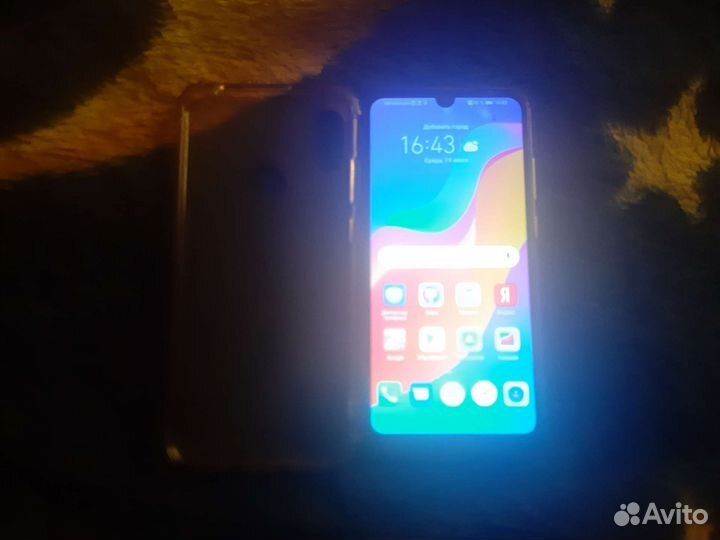 Телефон honor 8а