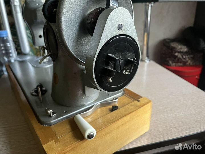 Швейная машина