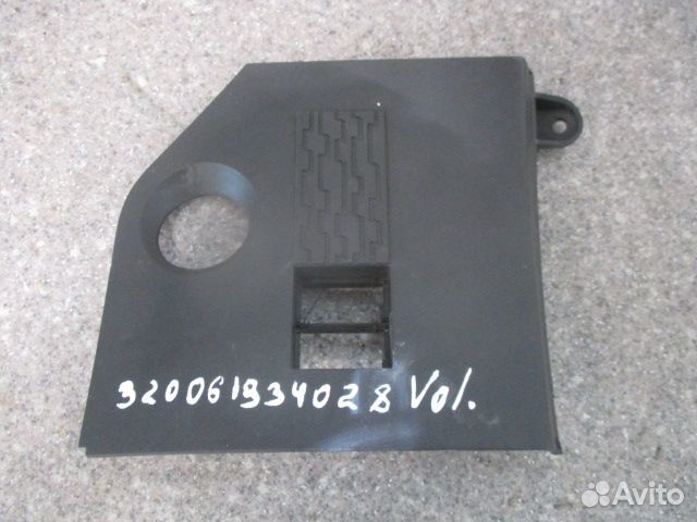 Накладка торпедо Volvo 84008930